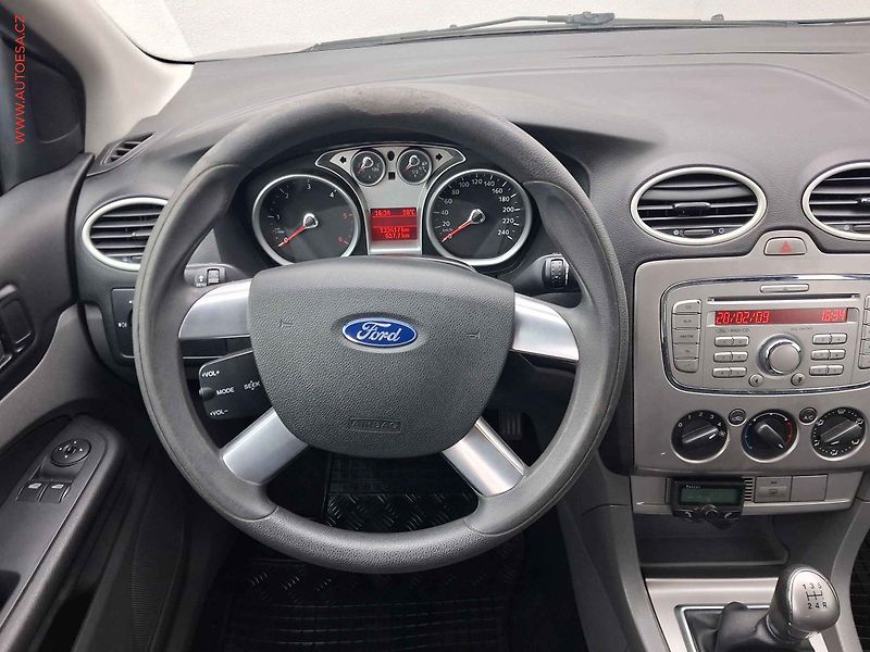 Ford Focus (2008) 1.8 TDCI, ČR, AC, STK8/28 - fotka 11 z 15