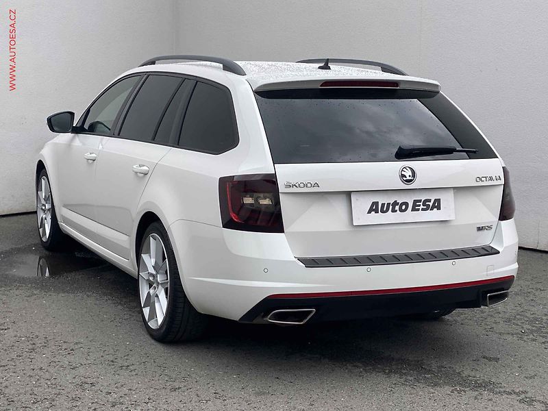 Škoda Octavia (2017) 2.0 TDI, RS, navi - fotka 6 z 17