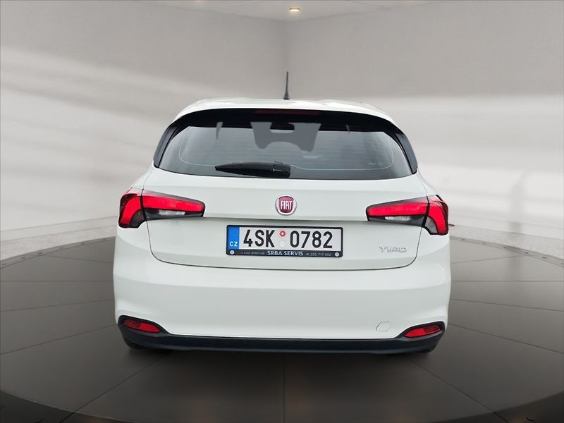 Fiat Tipo 1,4 95k Plus - fotka 4 z 11