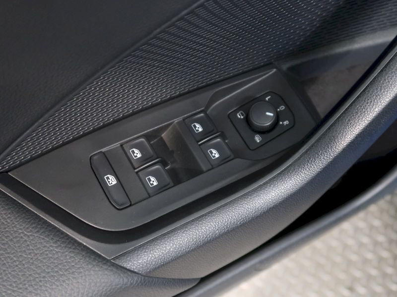 Škoda Octavia (2024) SELECTION 2.0TDI 85KW MATRIX - fotka 21 z 37