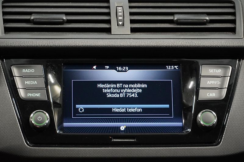 Škoda Fabia 1.0TSI 70kW,DSG,TOUR,ČR,1.MAJ - fotka 27 z 29