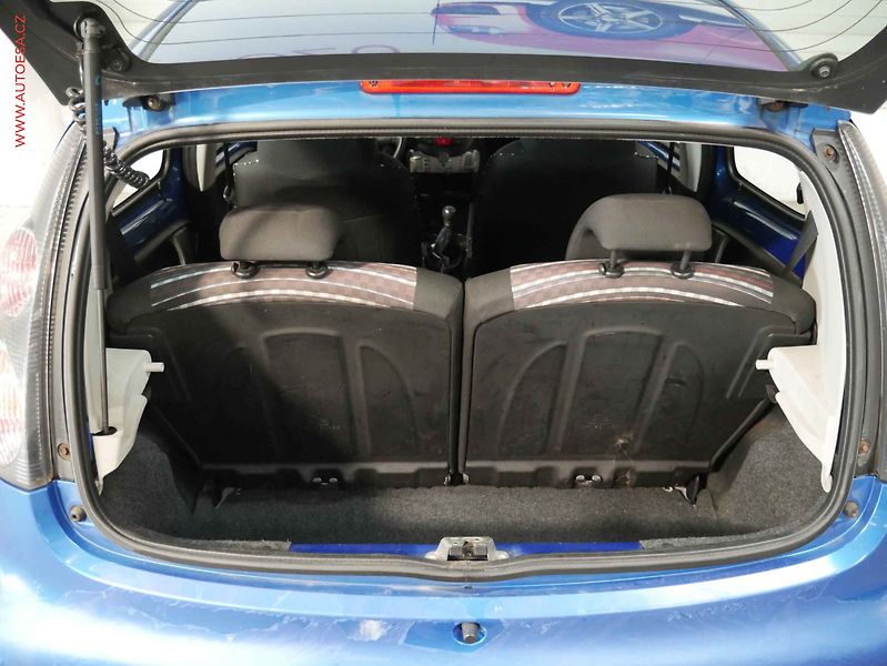 Citroën C1 (2012) 1.0i, 1.maj, AC, el. výbava - fotka 7 z 16