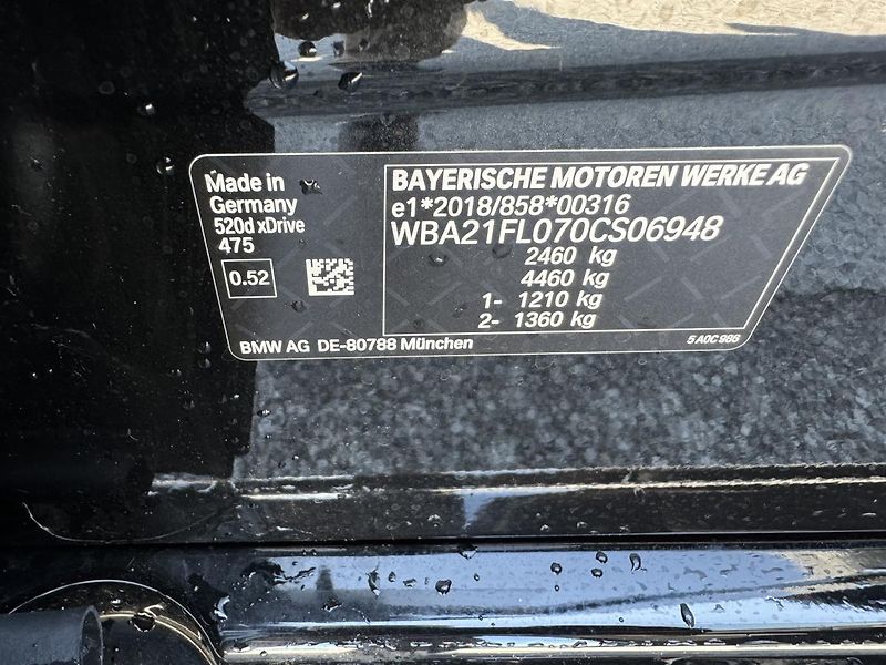 BMW Řada 5 520d xDrive Sedan - fotka 14 z 15
