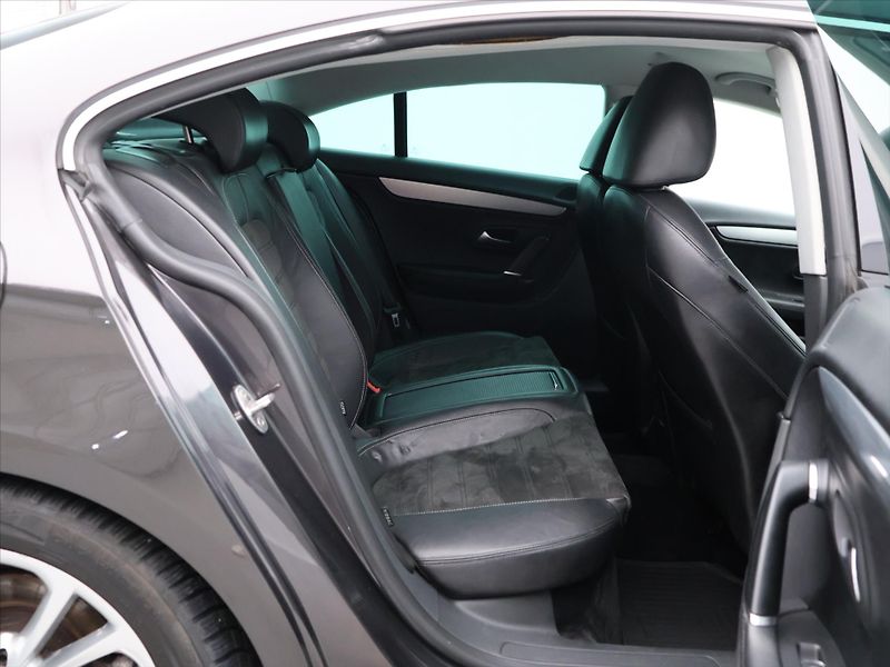 Volkswagen Passat CC 2,0 TSI Sport 147kW M6F - fotka 12 z 26