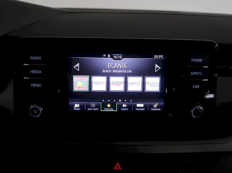 Škoda Kamiq (2023) AMBITION 1.0TSI 81KW TAŽNÉ - fotka 21 z 36