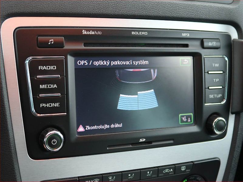 Škoda Octavia (2011) RS 2.0 TSI, Xenony, Tempomat - fotka 13 z 20