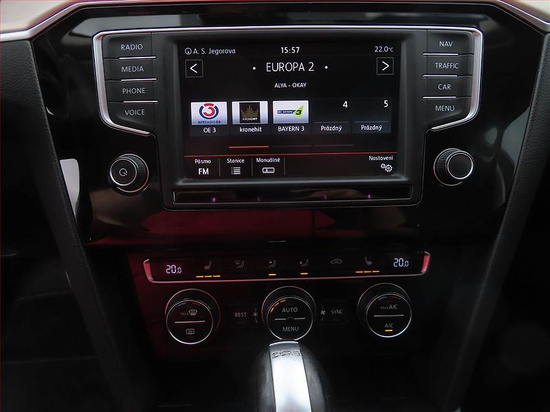 Volkswagen Passat (2015) 2.0 TDI, Automat, Kůže, Navi - fotka 16 z 21