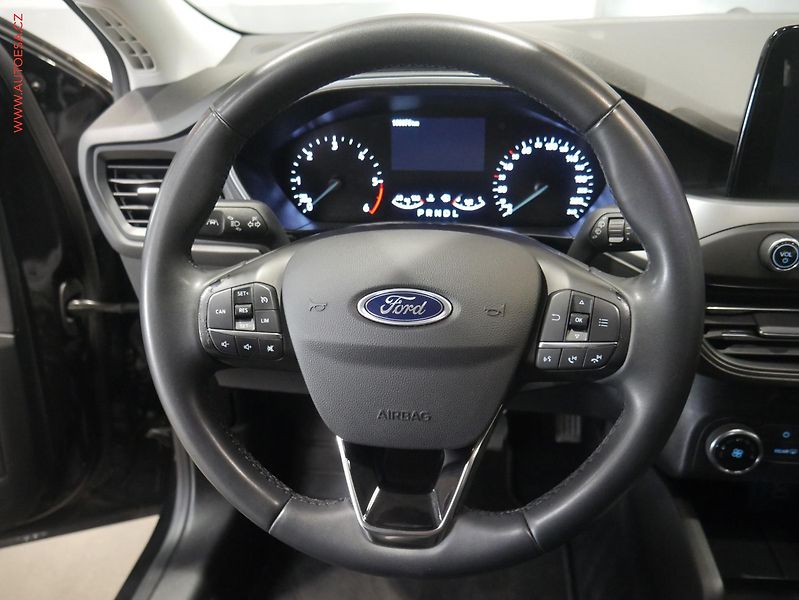 Ford Focus (2022) 1.5TDCi, AT, LED - fotka 12 z 20