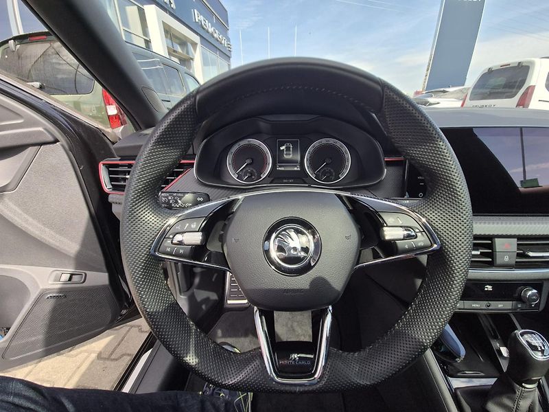 Škoda Scala (2023) 1.5 TSI MONTE CARLO MAN6  - fotka 14 z 35