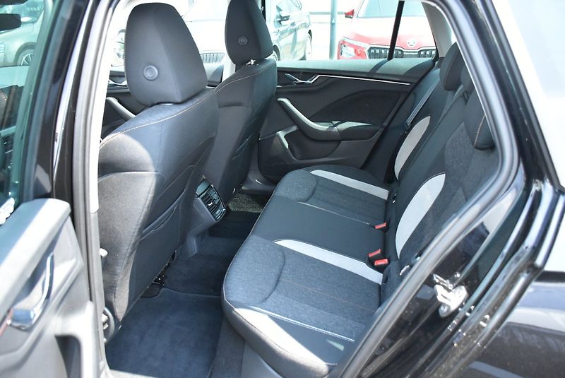 Škoda Kamiq (2025) Top Selection 1.0 TSI 85kW DSG - fotka 19 z 25