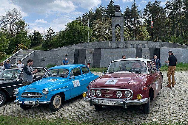 Dva vozy, které pojedou do Ósaky na EXPO 2025, Škoda Octavia a Tatra 603., zdroj: Se svolením Autodromu Most
