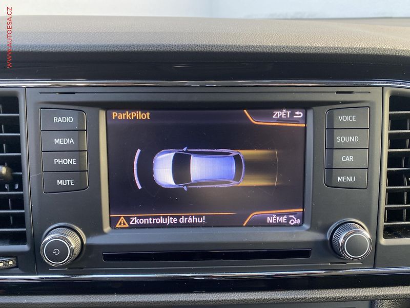 Seat Leon (2014) 2.0TDi, Style, DSG, LED - fotka 17 z 18