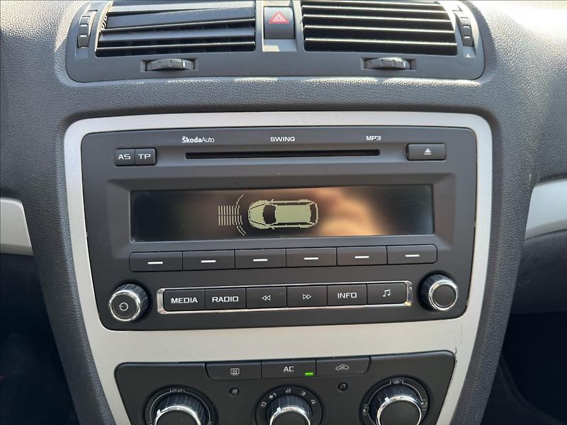 Škoda Octavia 1,6 TDI 77kW AC ALU - fotka 18 z 21