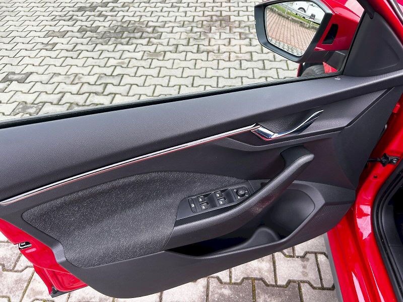 Škoda Kamiq (2024) 1.0 TSI 85kW DSG Top Selection - fotka 23 z 35