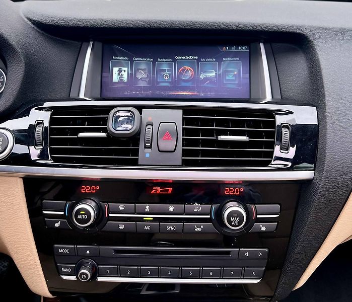 BMW X3 (2017)  XDRIVE28I AUTOMAT 2017 180KW - fotka 16 z 35