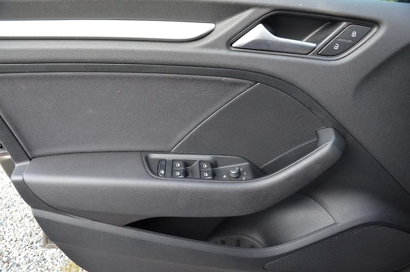 Audi A3 (2015) 1.4 TFSi 92kW AT / 69tkm 1.MAJ - fotka 19 z 38