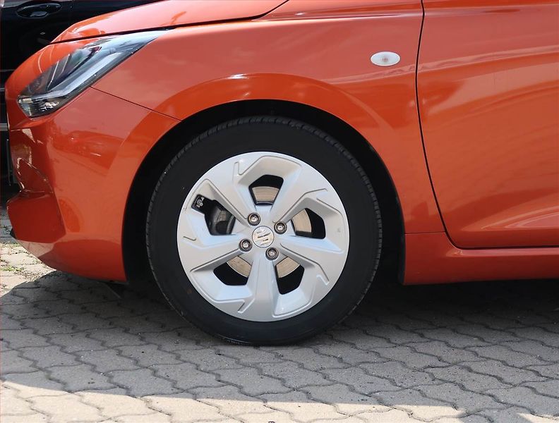 Suzuki Swift (2024) 1.2, ČR,1.maj, Serv.kniha - fotka 15 z 21