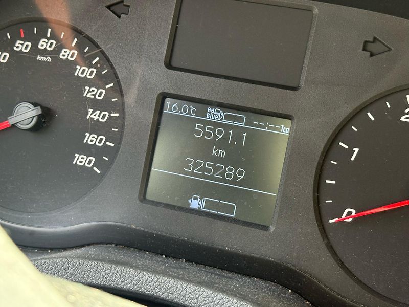 Mercedes-Benz (2019) 519CDI XXL / 3.0 V6 / 24+1   - fotka 13 z 16