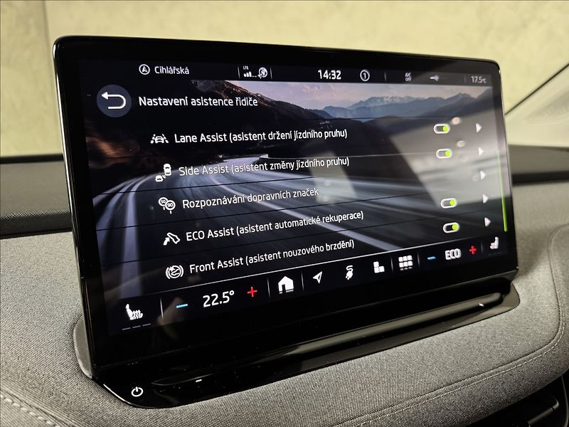 Škoda Enyaq 80 LED Matrix Assist Kamera - fotka 28 z 47