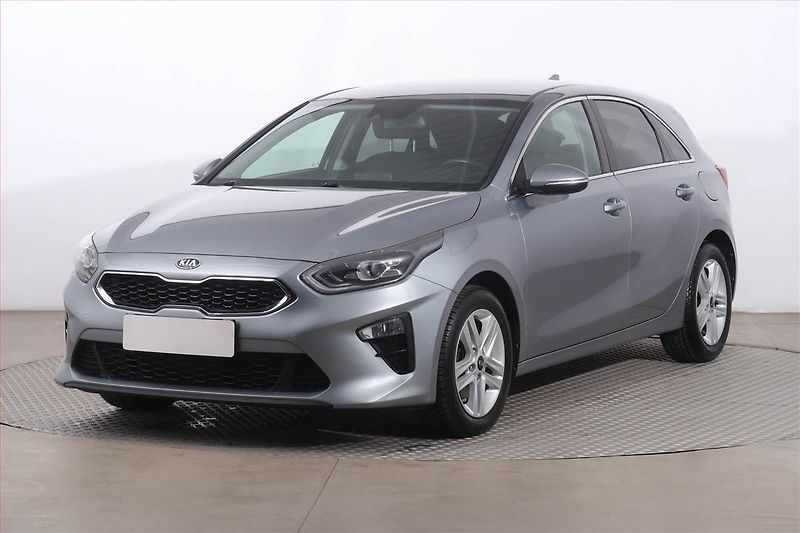 Kia Ceed (2020) Gold 1.4 T-GDI, Serv.kniha - fotka 2 z 21