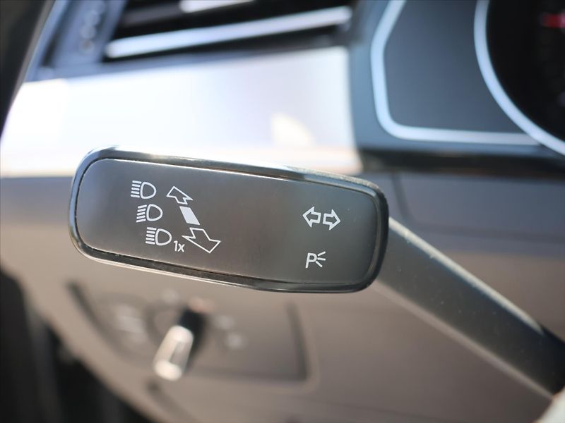 Volkswagen Passat 2,0 TDI 110kW DSG Elegance - fotka 22 z 39