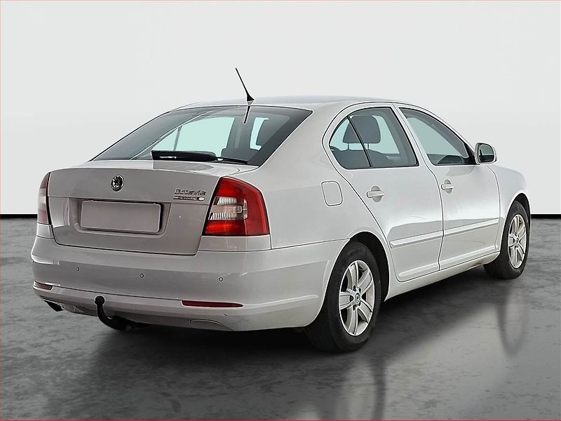 Škoda Octavia (2010) 1.6 TDI, Xenony, Tempomat - fotka 5 z 17
