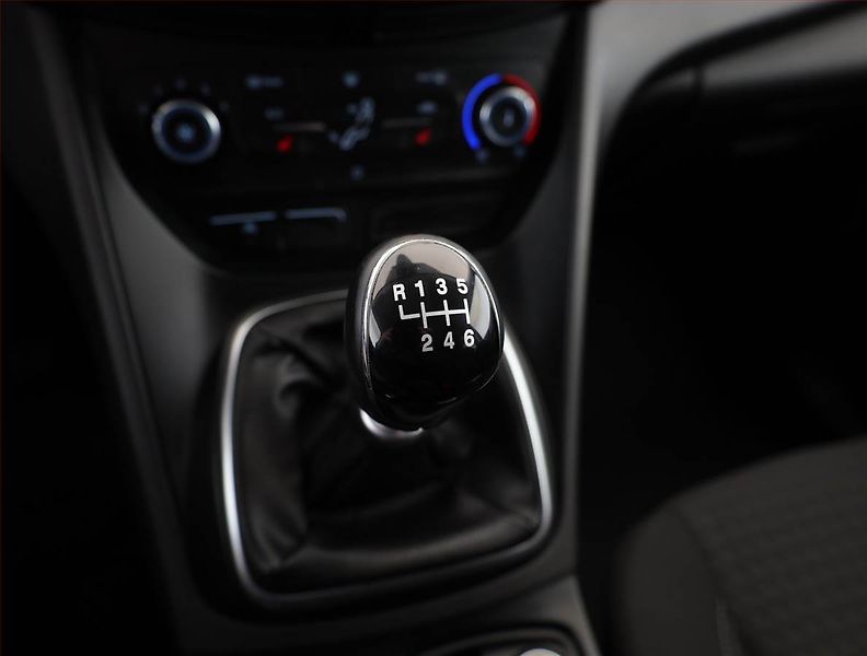 Ford C-MAX (2018) Trend 1.0 EcoBoost, Serv.kniha - fotka 14 z 18