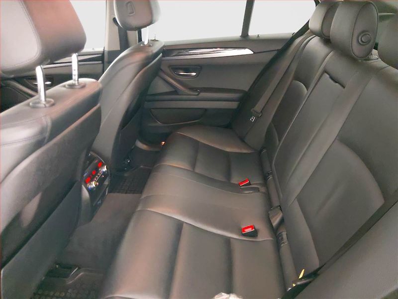 BMW Řada 5 (2015) 525d xDrive, 4X4, Automat - fotka 10 z 25