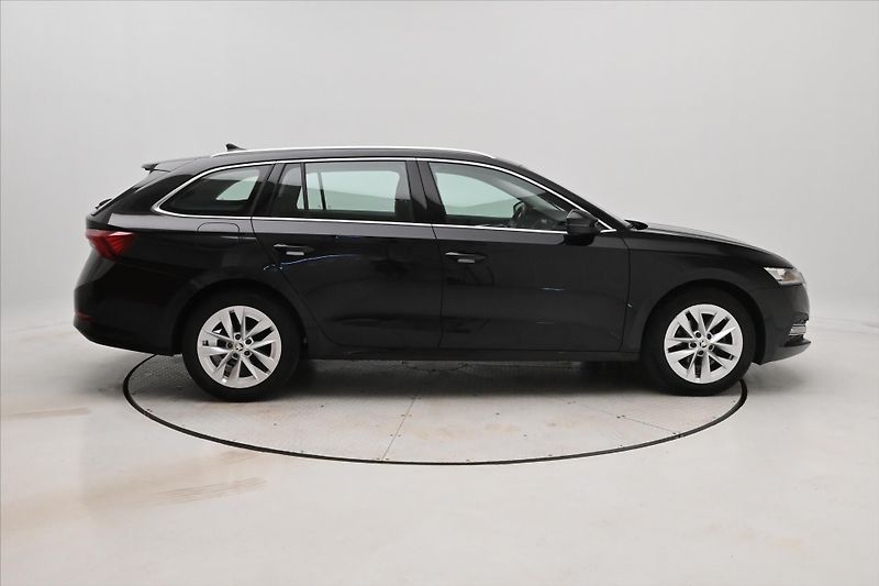 Škoda Octavia 1,5 TSI 110 kW DSG Style Záruk - fotka 4 z 32