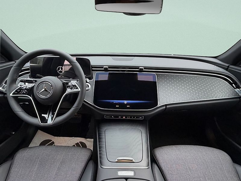 Mercedes-Benz Třídy E E 220 d 4MATIC - fotka 12 z 16