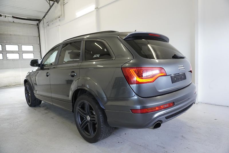 Audi Q7  4,2 TDI QUATTRO S-LINE AUT. - fotka 6 z 40