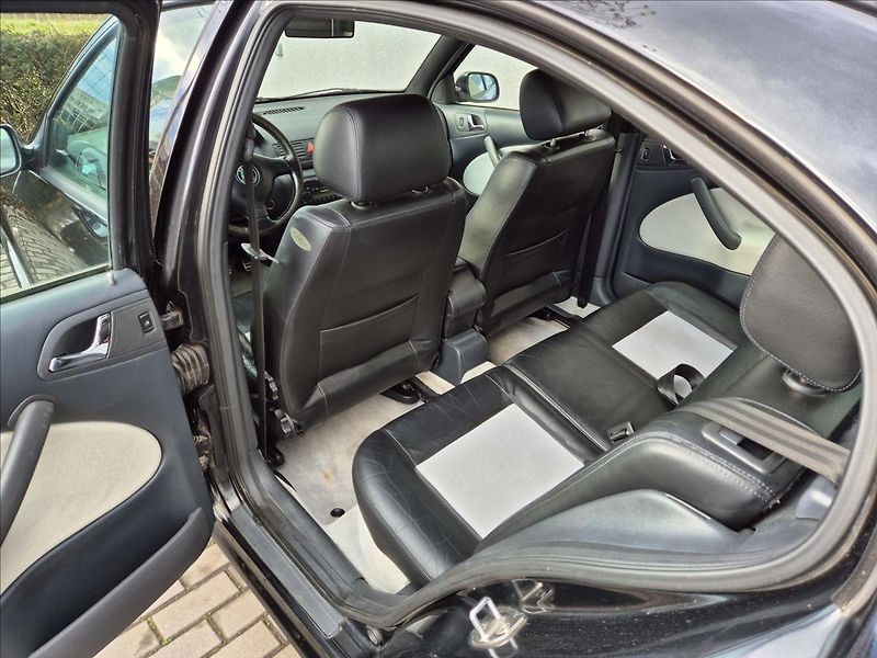 Škoda Octavia 1,8 Turbo RS 163T/Km !! - fotka 13 z 26