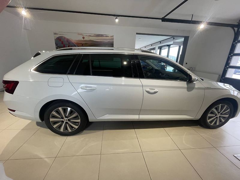 Škoda Superb Combi Style 2,0TDI 147kW DSG/P - fotka 6 z 28