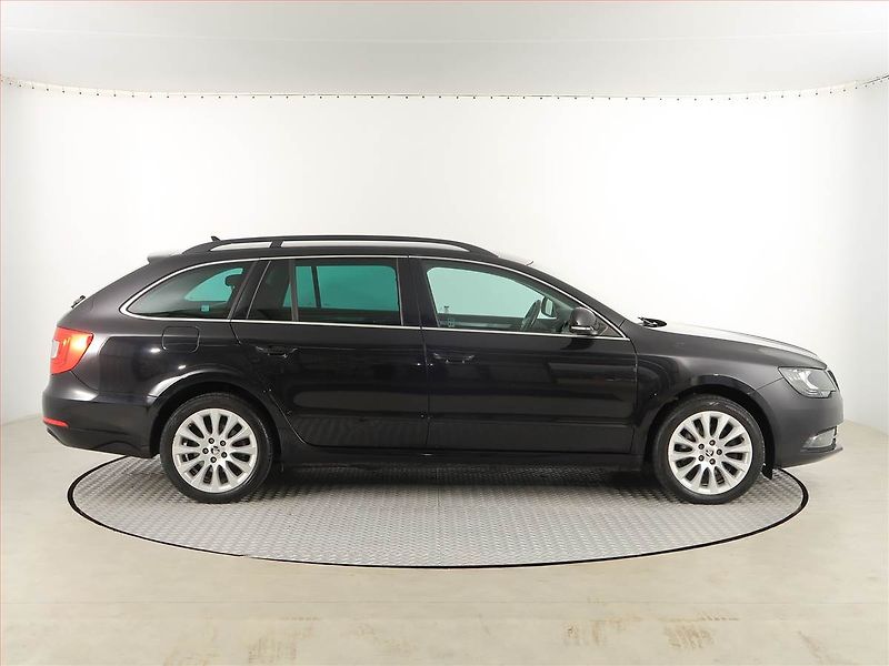 Škoda Superb (2013) Ambition Plus 2.0 TDI, Automat - fotka 6 z 17