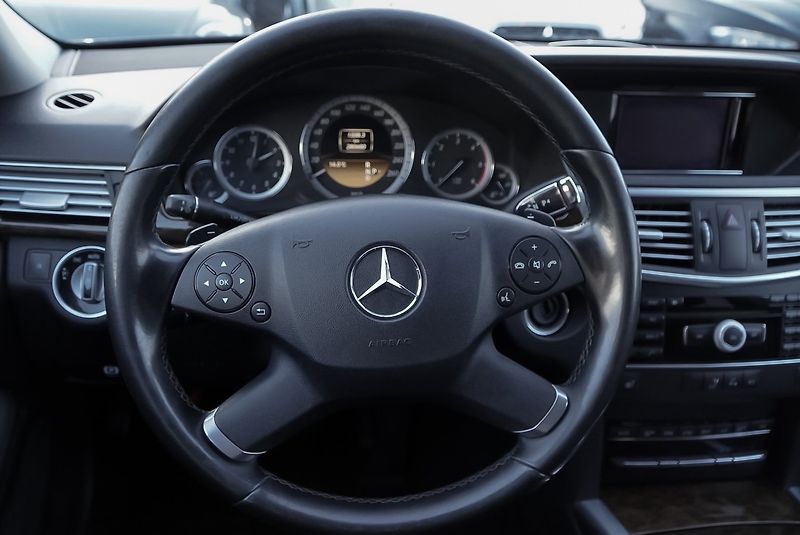 Mercedes-Benz Třídy E 220 CDI BlueEfficiency - fotka 19 z 29
