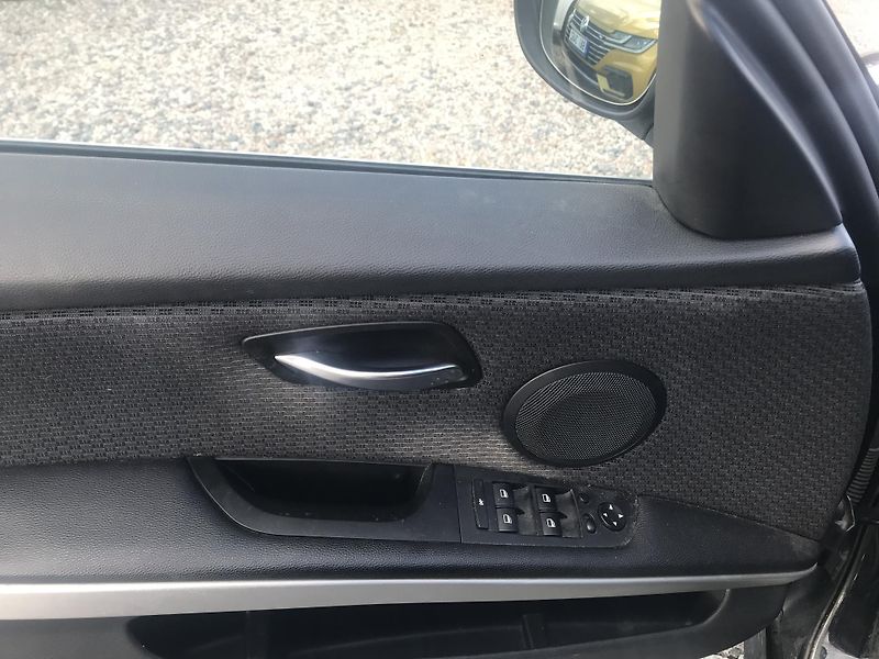 BMW Řada 3 325i 160 KW,MAN,NAVI.... - fotka 8 z 16