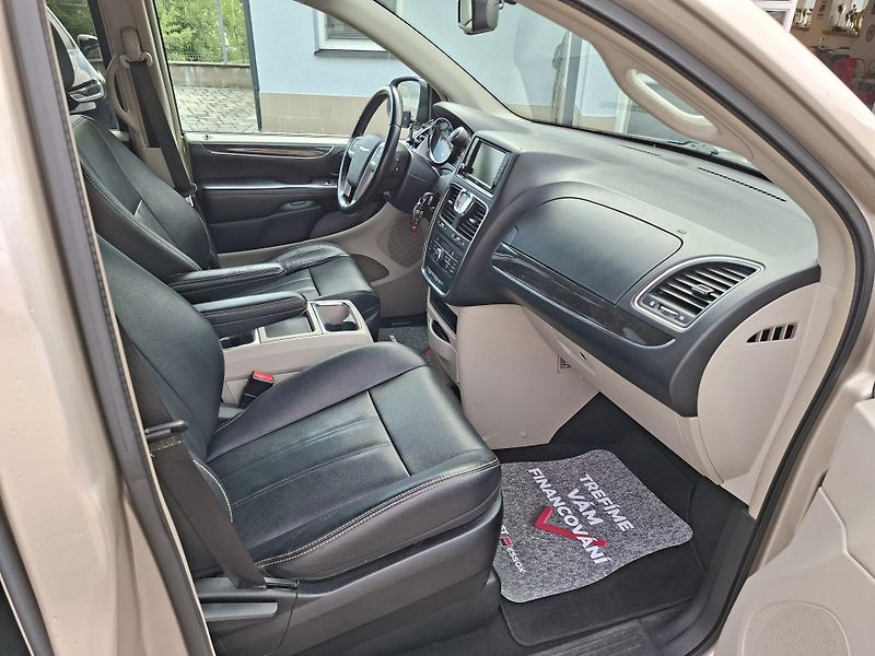 Chrysler Town & Country (2014) 3,6L 7míst, LPG, tažné, 2xkola - fotka 10 z 35