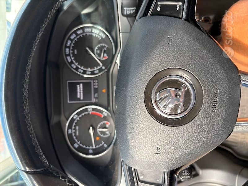 Škoda Superb 2,0 TDi 4x4 DSG 140kw bez koro - fotka 9 z 14