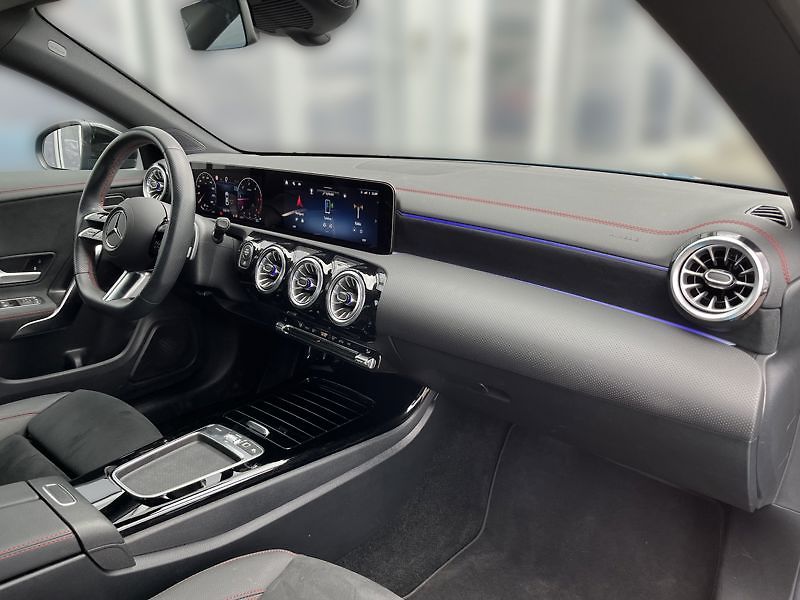 Mercedes-Benz CLA 180d kupé AMG Line Keyless - fotka 15 z 19