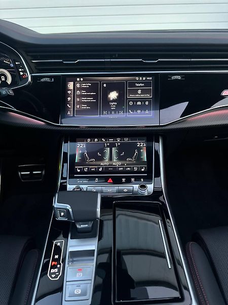 Audi Q7 (2024) S-LINE QUATTRO V ZÁRUCE 360 - fotka 26 z 39