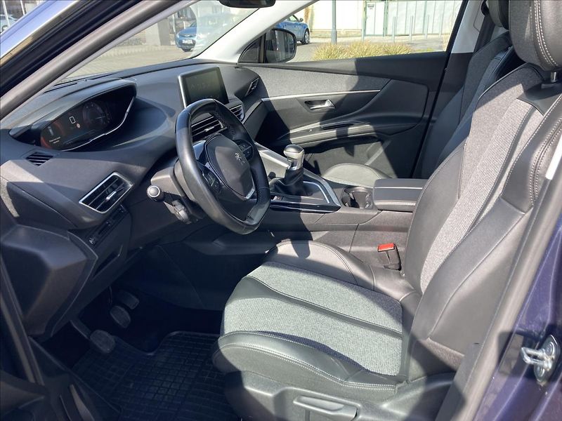 Peugeot 5008 1,5 ALLURE  BlueHDi 130 S&S MA - fotka 14 z 25