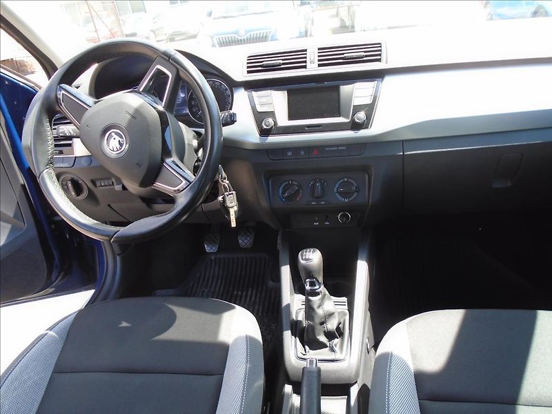 Škoda Fabia 1,0 - fotka 17 z 25