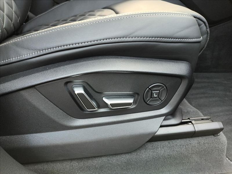 Audi Q8 3,0 TDI,210KW,S-line,ČR 1MAJ, - fotka 23 z 50
