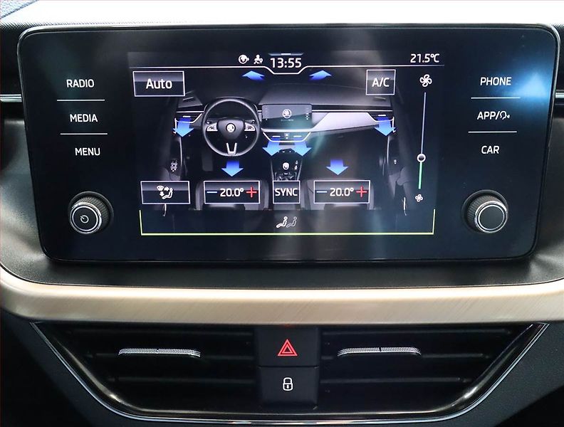 Škoda Scala (2019) 1.0 TSI, Automat, Tempomat - fotka 19 z 23