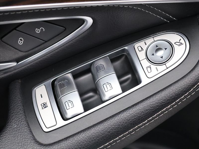 Mercedes-Benz GLC 2,1 220d 125kW 4Matic Aut. LED - fotka 15 z 41