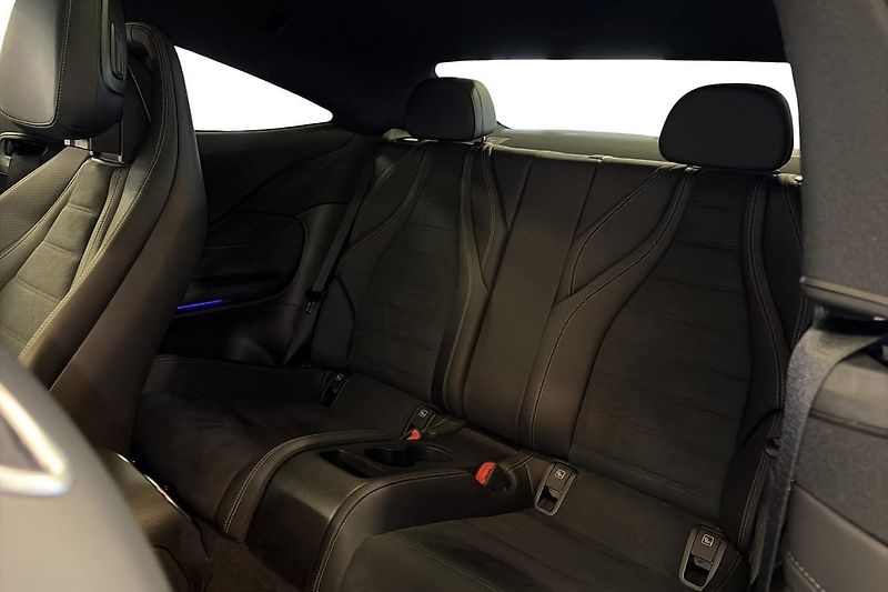 Mercedes-Benz CLE 300 4M AMG Pano Burm 360 DIGI - fotka 18 z 21