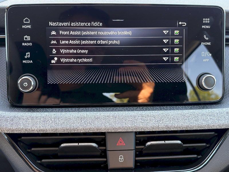 Škoda Scala (2025) 1.0 TSI / 85 kW / SELECTION - fotka 10 z 28