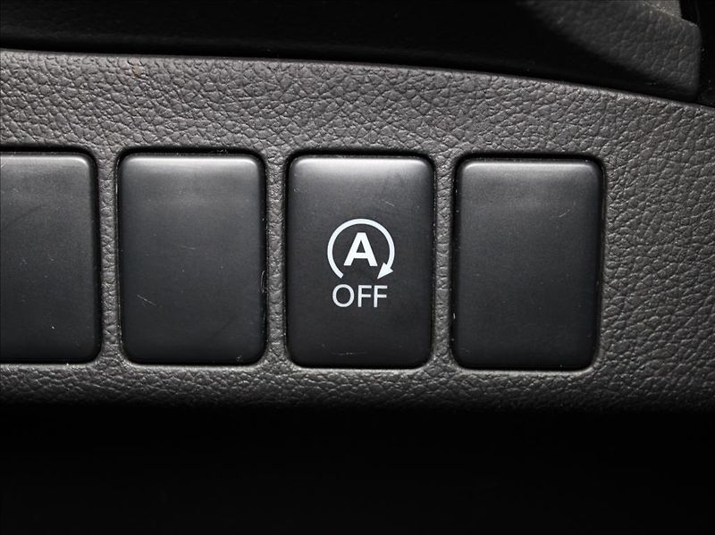 Mitsubishi Outlander 2,3 DI-D 110kW 4x4 7-míst ČR - fotka 14 z 22