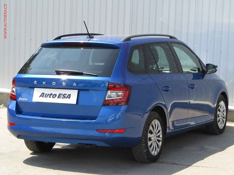 Škoda Fabia (2021) 1.0 TSi, Ambition, LED, AC - fotka 4 z 21