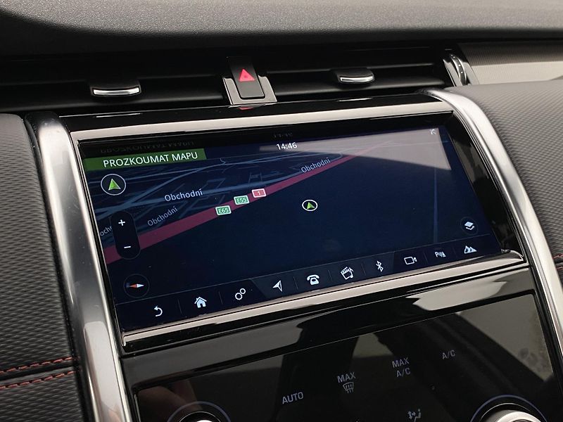 Land Rover Discovery Sport P200 SE AWD AUT CZ REZERVACE - fotka 35 z 39